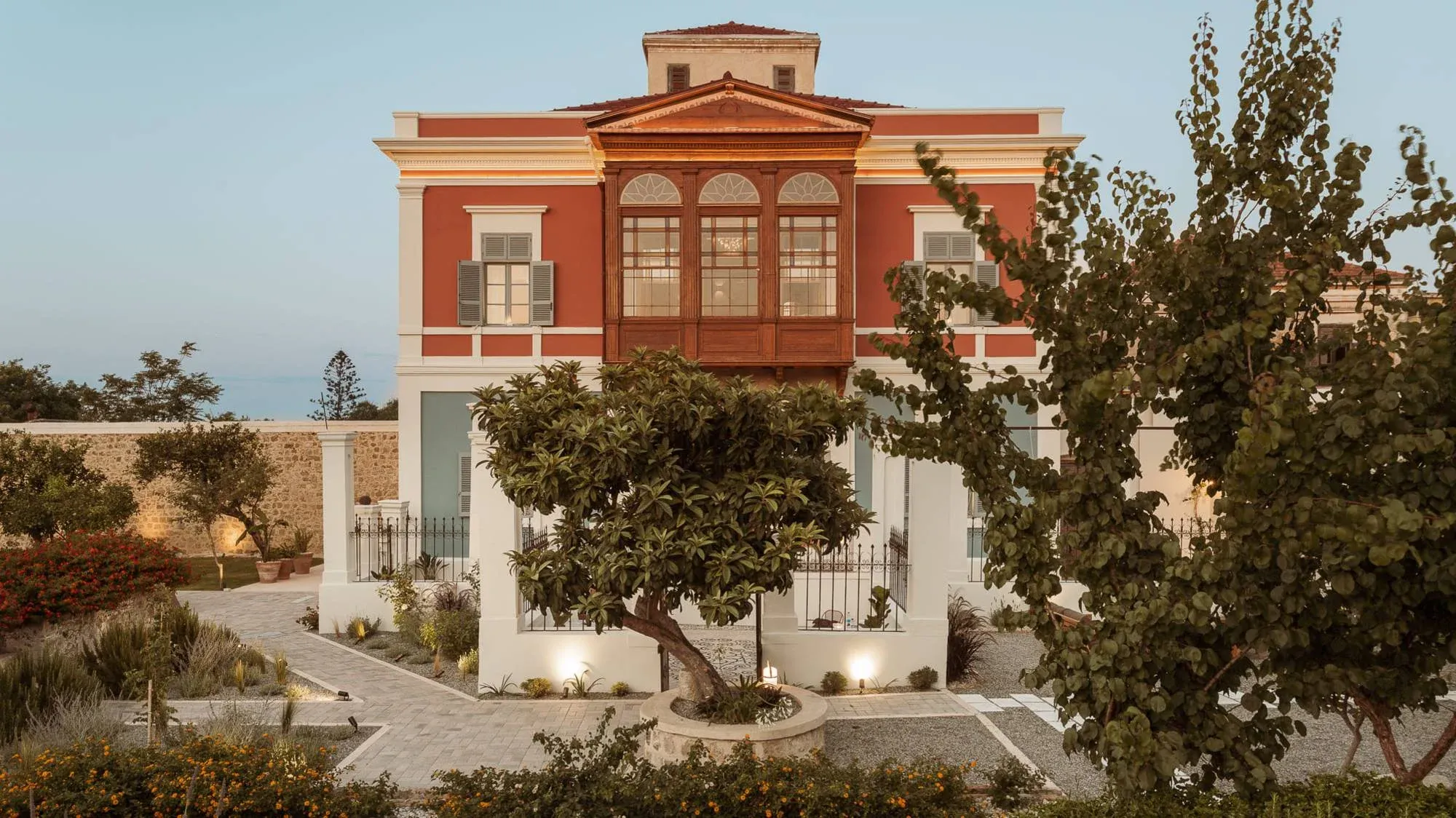 Saray Monumental House