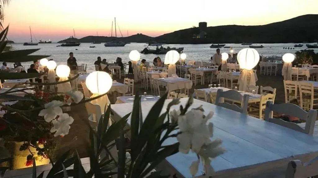 Grecia como nunca la has vivido: Descubre sus tesoros y hospédate en alojamientos únicos con CAOBA Hotels