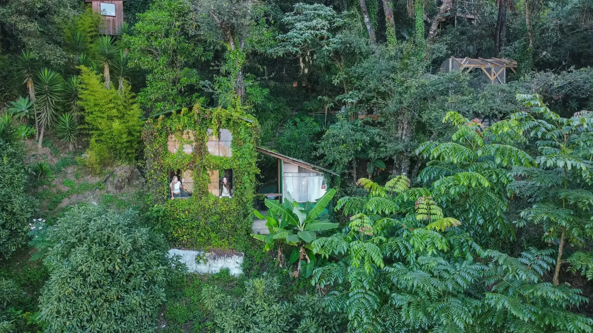 Earth Lodge Guatemala